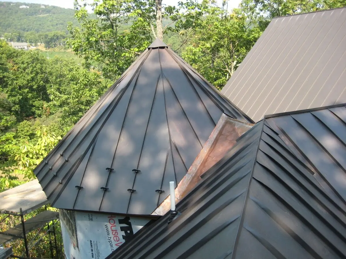 Professional Roof Tarp Installation by Craftsman Roofing in Montavilla