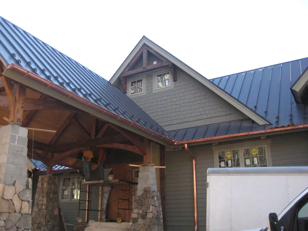 Craftsman Roofing team delivering quality roofing work in Montavilla